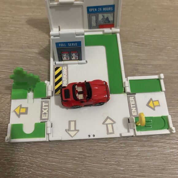 VTG Micro Machines Travel City Service Center Gas Station Playset & CAR Euc - Picture 4 of 5